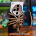 thumbnail image 2 of Soporte para Teléfono Móvil con Diseño de Cara Que Se Adapta A la Cara, Decoración de Adsorción de Terror de Halloween, Soporte Ajustable para Teléfono Móvil, 2 of 6