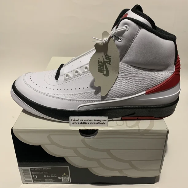Ni - ke Air Jordan 2 Retro OG Chicago Men Size 9 New DX2454-106 White Varsity Red (2022)
