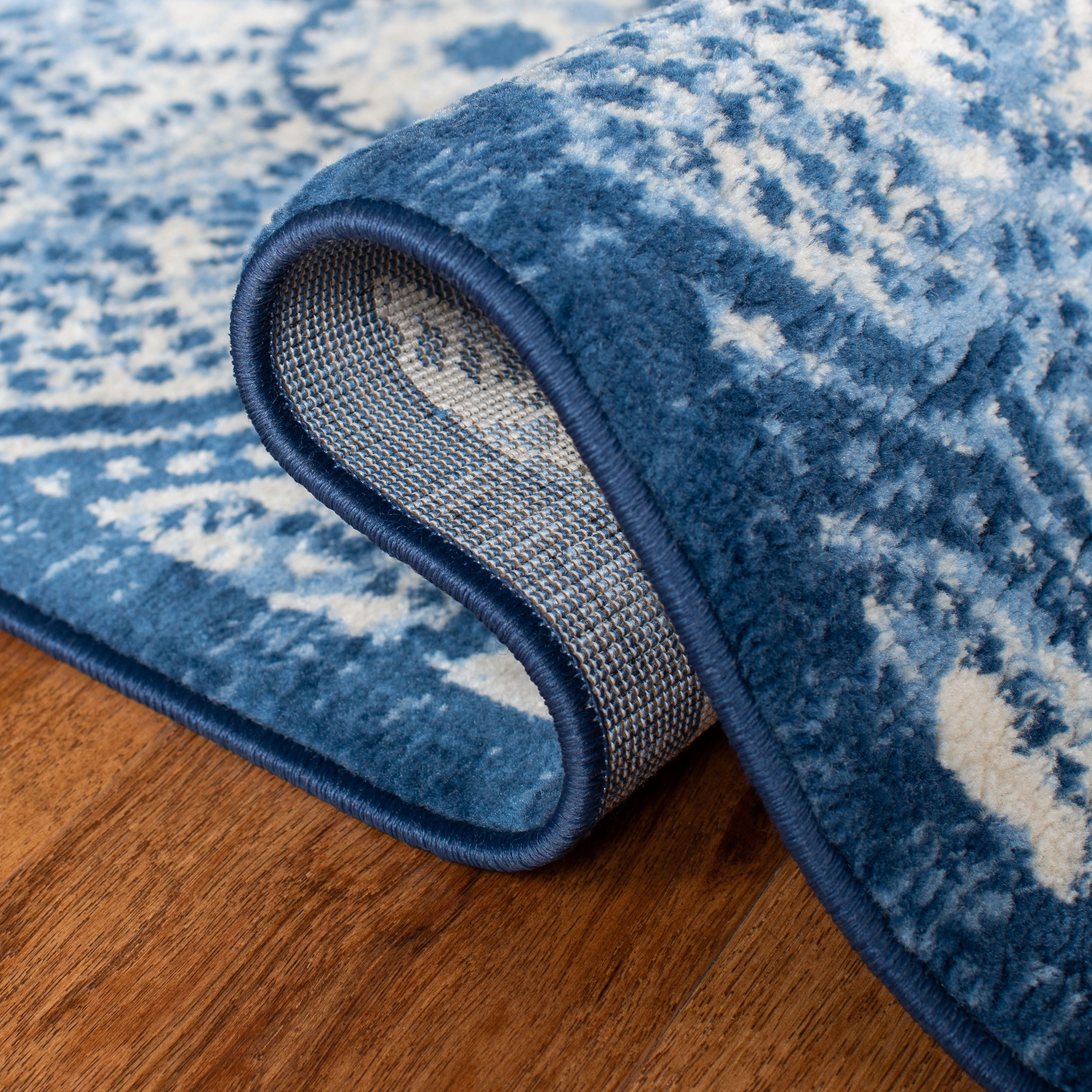 SAFAVIEH Martha Stewart Nazca Floral Runner Rug, Navy/Cream, 2' x 8'