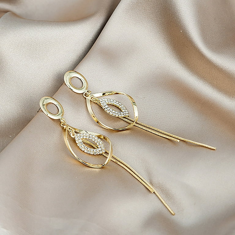 Elegant Earwear: A Beginner's Guide to Choosing and Buying Vintage Clip-On  Earrings — Vintage Virtue