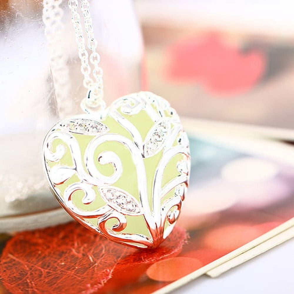 AYYUFE Women's Glow in the Dark Luminous Hollow Love Heart Pendant Necklace  