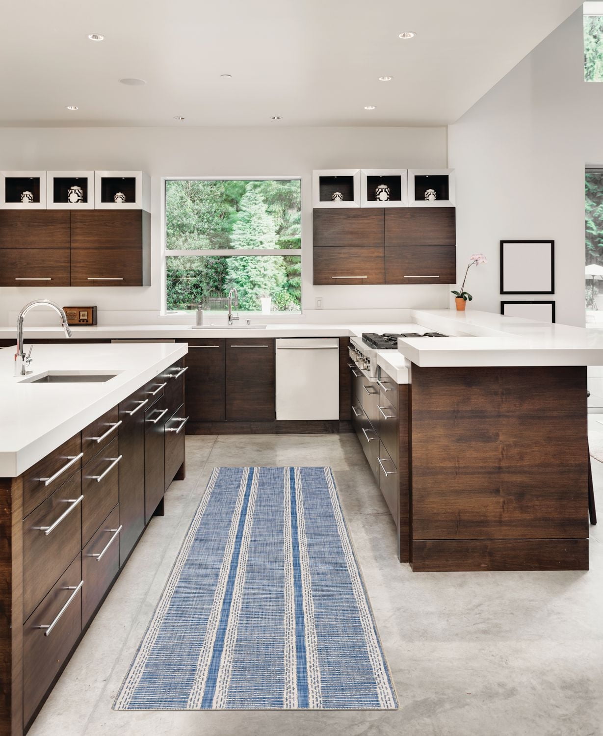 Wallen 2' x 8' Washable Runner, Ivory and Blue