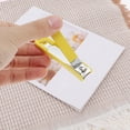 thumbnail image 2 of Conjunto único de cortaúñas a prueba de salpicaduras para mujeres y hombres en amarillo, 2 of 6