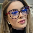 thumbnail image 2 of Lunettes Oeil de Chat Mode Légères Imprimé Léopard Vintage Style Oeil Lumière Bleue Sans Maquillage Grande Monture Lunettes Street Snap Jambe Rouge, 2 of 9