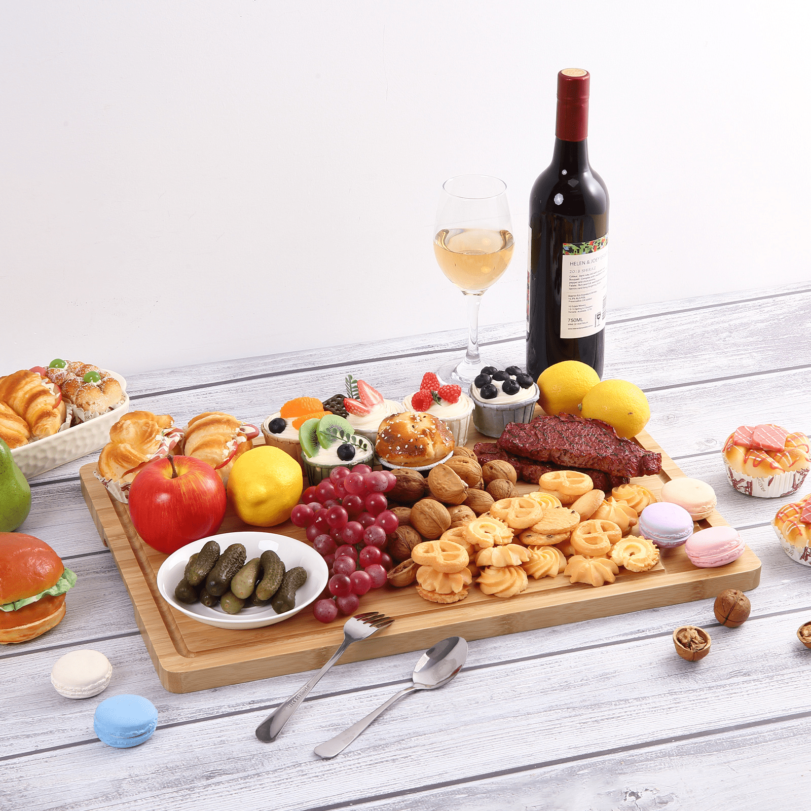JoanKaren 20"x14" Large Bamboo Cutting Board,Wood Chopping Board with Juice Groove & Handles with Juice Groove & Handles