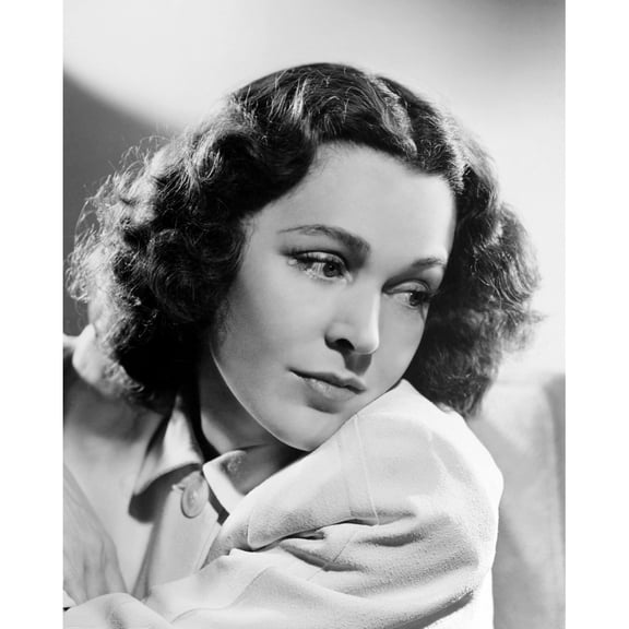 Maureen O'Sullivan Portrait (16 x 20)