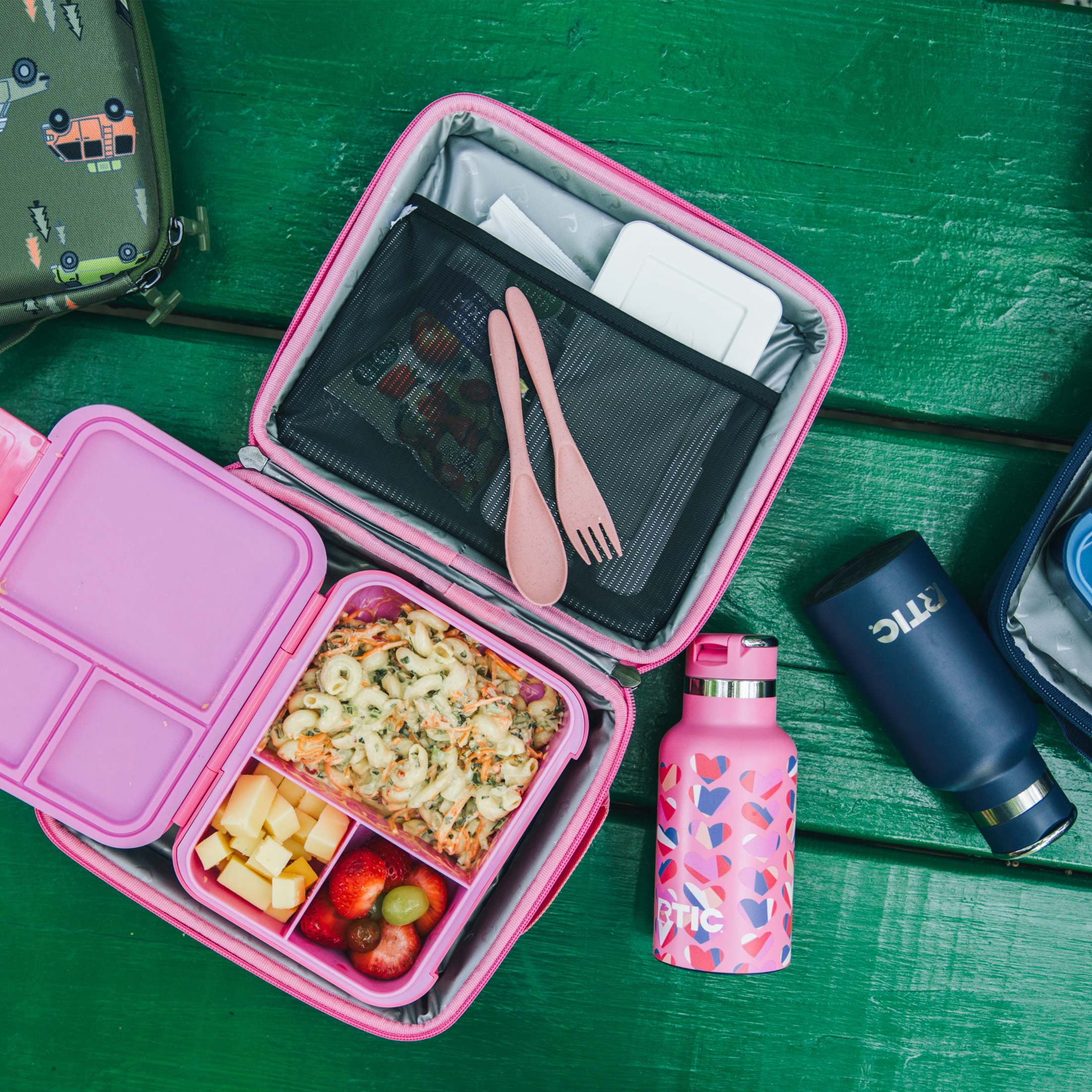 RTIC Day Packer Lunch Box, Insulated Lunch Container, Zipper Closure, Waterproof Fabric Sweet Hearts