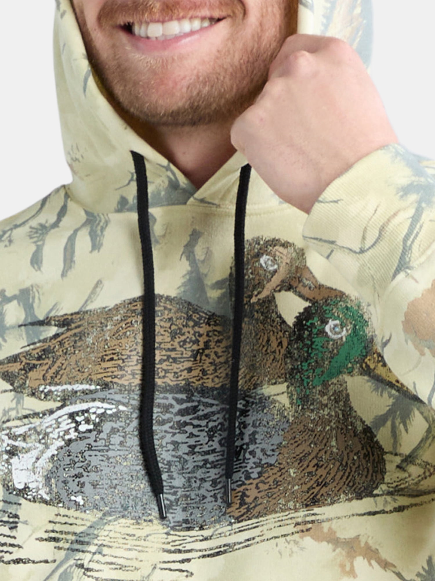 Old Milwaukee Men's and Big Men's Duck Camo Distressed Graphic Hoodie, Sizes S-3XL