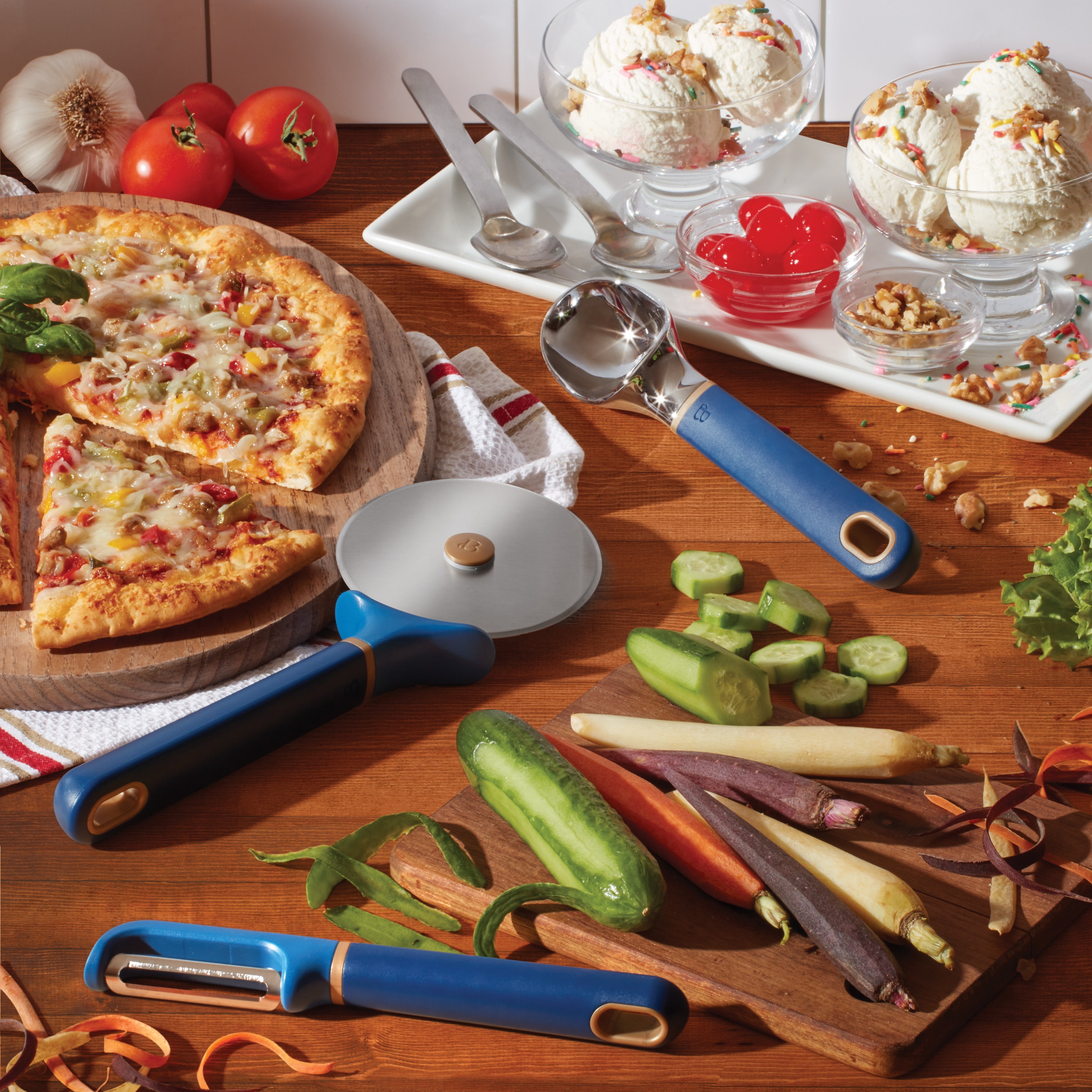 New Crofton Pizza Slice & Serve Cutting Board Bake Cook Kitchen Home Blue