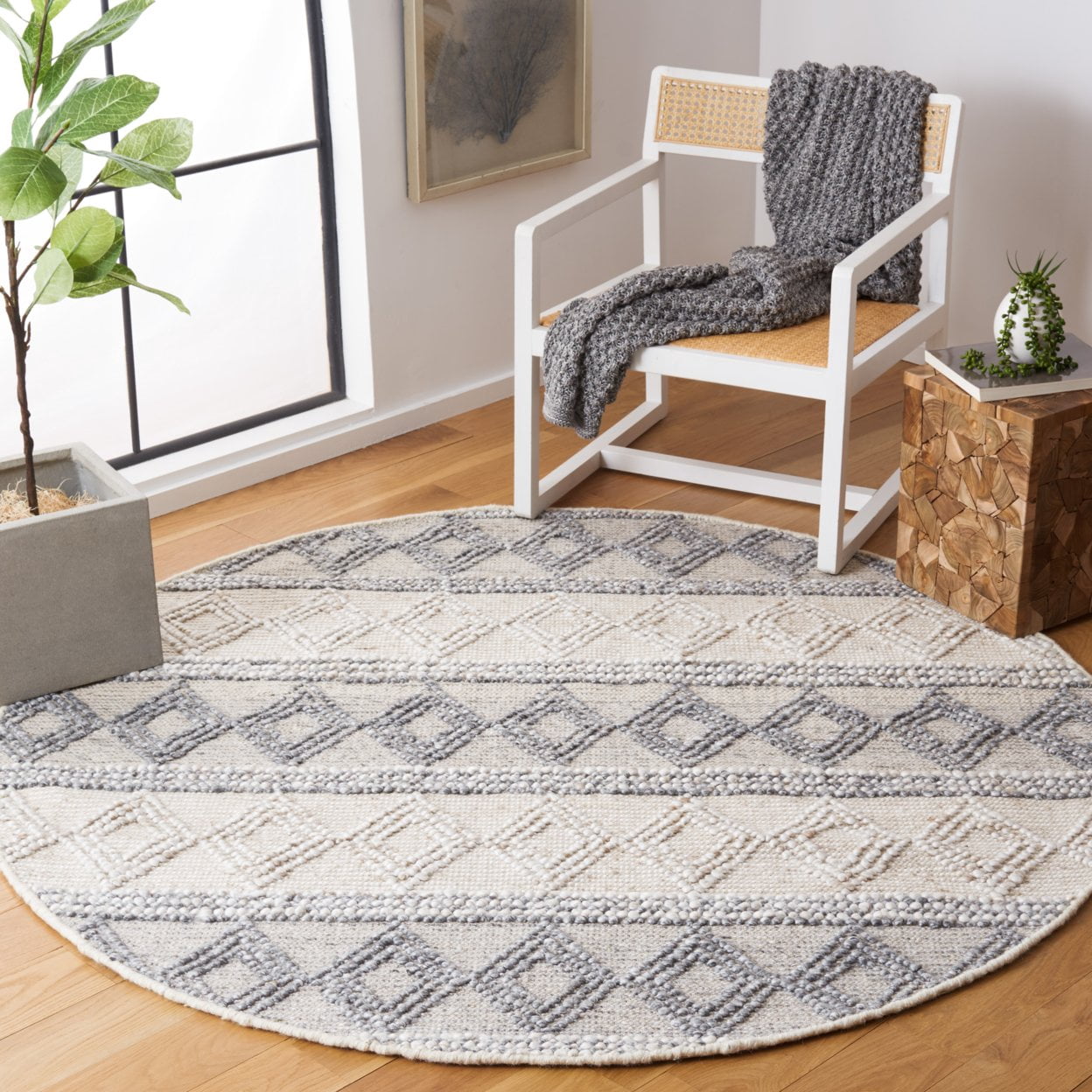 SAFAVIEH Natura Andrina Southwestern Area Rug, Ivory/Grey, 4' x 6'