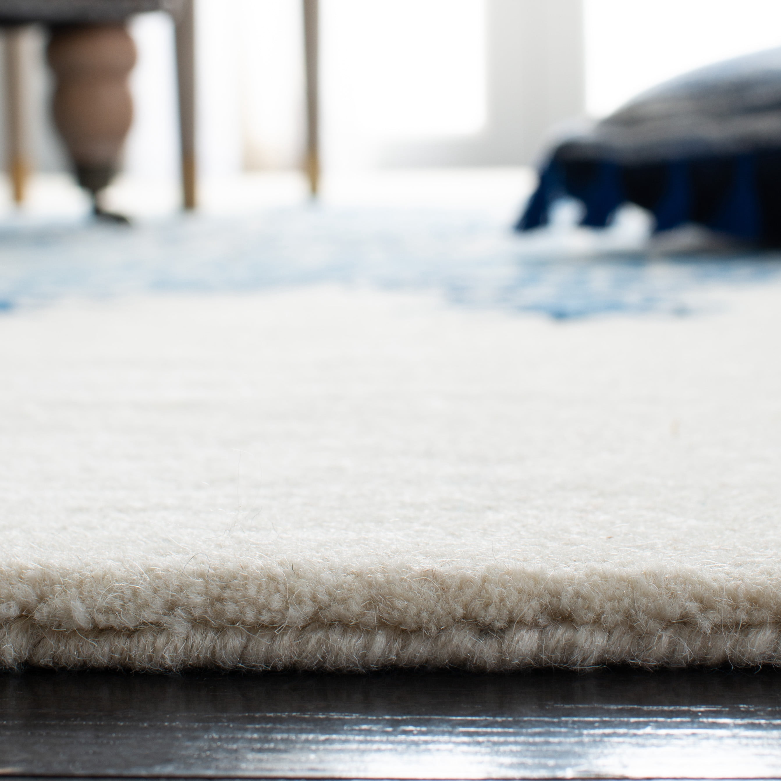 Safavieh Dip Dye Jasmyn Floral Wool Area Rug, Ivory/Blue, 5' x 8'