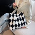 thumbnail image 4 of Bolsa Bolso de hombro grande con diseño de tablero de ajedrez de felpa para mujer (negro) Tmvgtek Para estrenar, 4 of 9