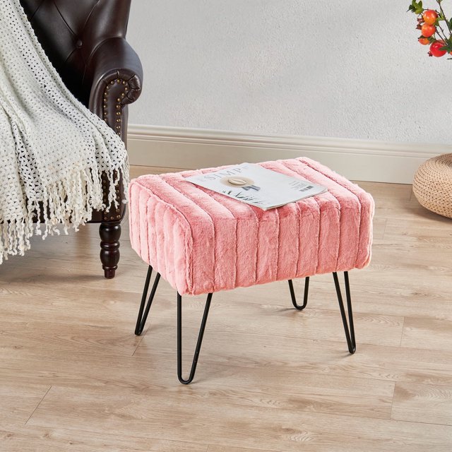 HOME SOFT THINGS OTOMAN/TABURETE SUPER SUAVE DE PIEL SINTÉTICA. OTOMAN TAPIZADO PARA REPOSAPIÉS CON PATAS DE METAL NEGRO Y ASIENTO ACOLCHADO. 48X33X43CM, ECO DE DURAZNO