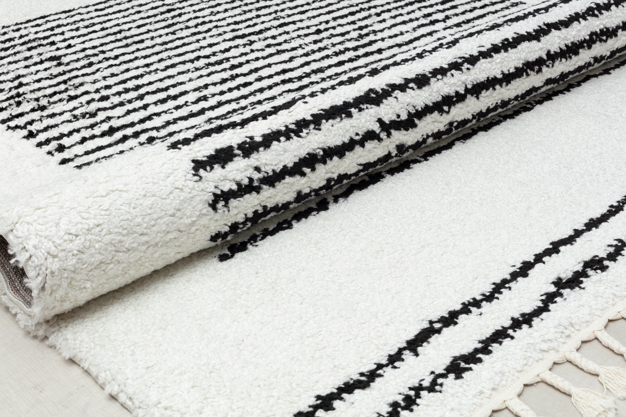 Rugs America BT35D Snow Veil Stripe Shag White Area Rug, 2'6" x 8'