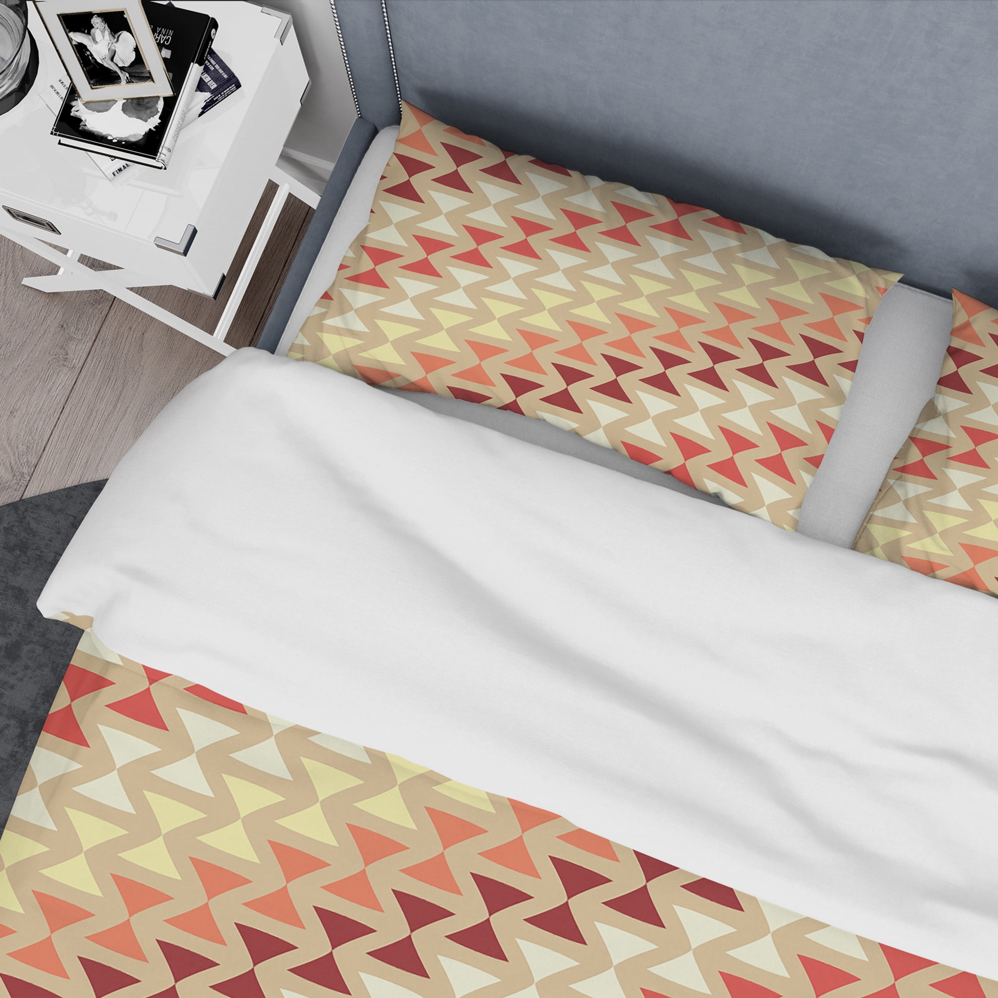Designart 'Triangular Retro Design IX' Mid-Century Modern Duvet Cover Set