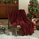 thumbnail image 5 of Manta Navideña Suave y Cálida para Siesta, Ideal para Sofá, Cama, Camping y Festivales | Color Vino | 130 X 100 Cm | Material: Poliéster | Ligera (300 G) | Regalo Navideño | 1 Unidad, 5 of 6