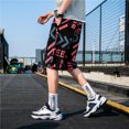 thumbnail image 4 of Pantalones cortos de playa para hombre con estampado de anime gráfico, pantalones cortos para hombre, de algodón sueltos, estampados florales, personalizados, estilo coreano de 3 cuartos, tabla de ver, 4 of 5