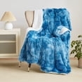 thumbnail image 1 of Manta de piel sintética, manta de oveja, cómoda y lujosa manta mullida para acurrucarse, manta suave para sofá y cama, 127 x 152 cm, color azul y blanco, 1 of 5