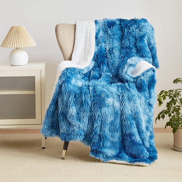 Manta de piel sintética, manta de oveja, cómoda y lujosa manta mullida para acurrucarse, manta suave para sofá y cama, 127 x 152 cm, color azul y blanco