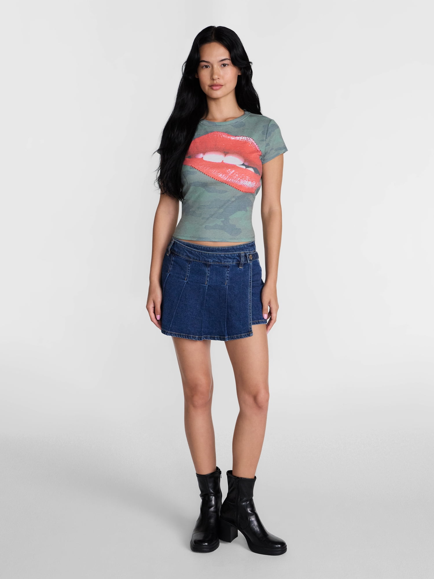 Madden NYC Women's Studded Graphic Tee with Short Sleeves, Sizes XXS-XXL