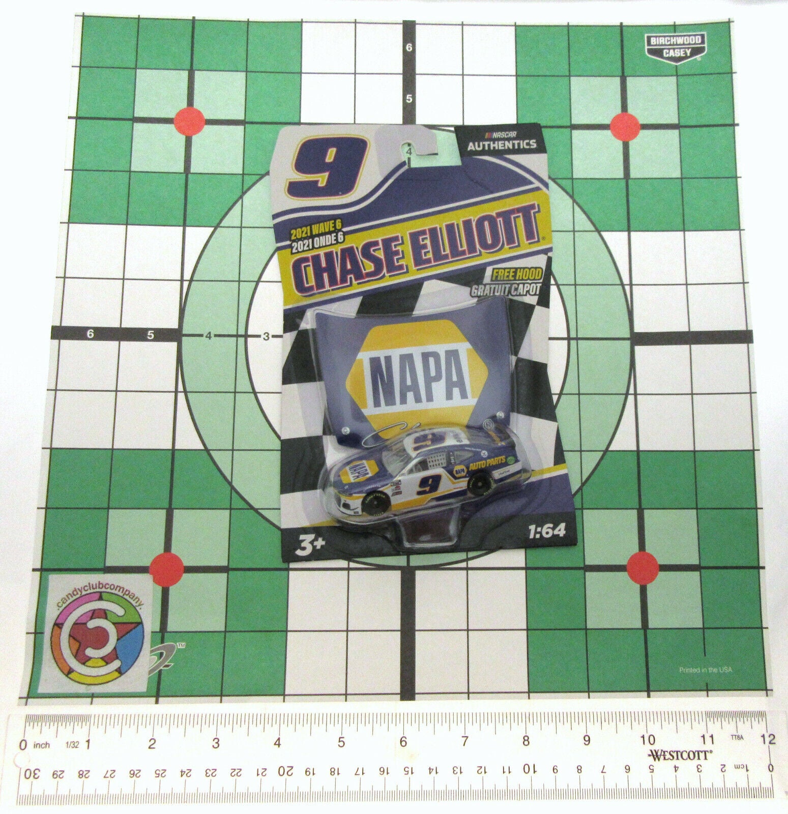Chase Elliot ~ NAPA Auto Parts Car ~ NASCAR Authentics ~ Die Cast 1:64 Scale