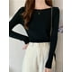thumbnail image 4 of Suéteres de punto ajustados con cuello oblicuo para mujer, Jersey sólido básico elegante, Tops casuales, Otoño e Invierno, 4 of 5