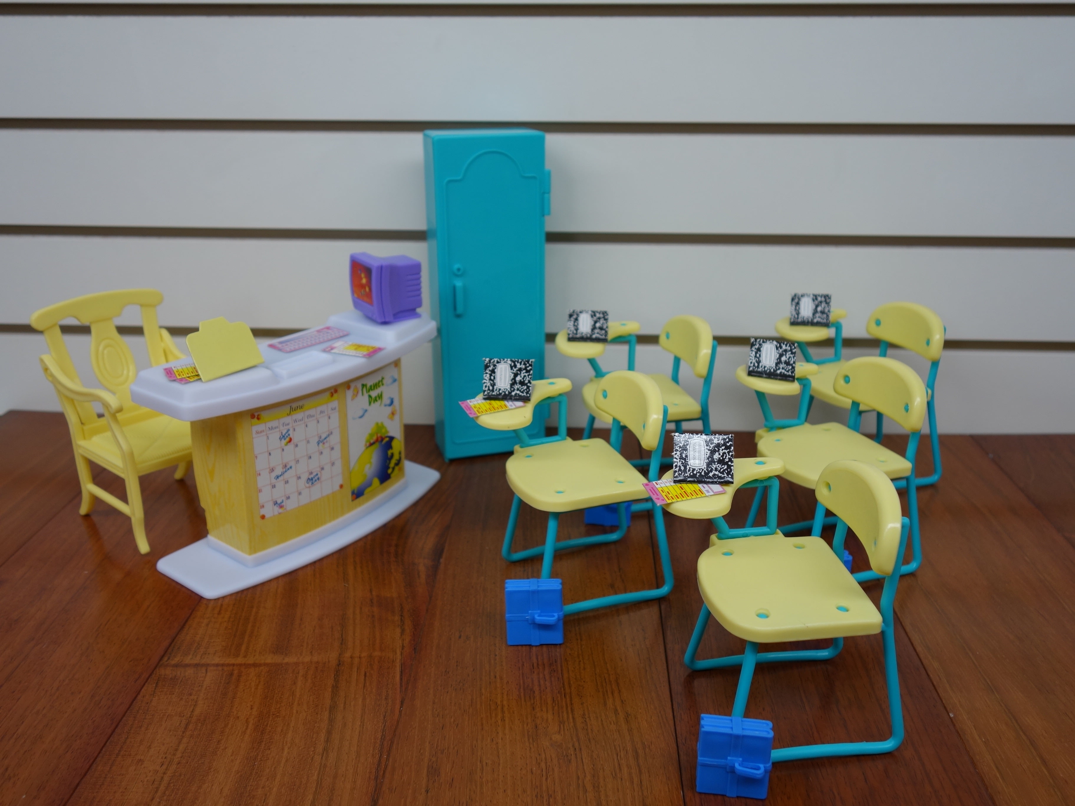 gloria classroom playset