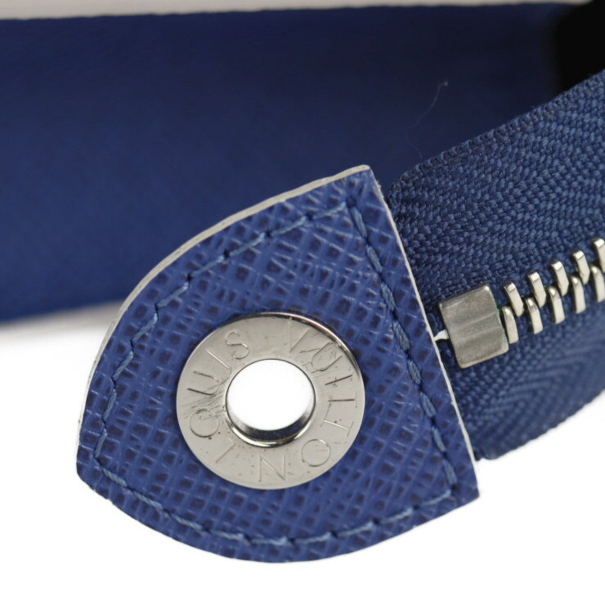 Auth Louis Vuitton Taiga Pochette Voyage MM M30399 Men's Clutch Bag Cobalt