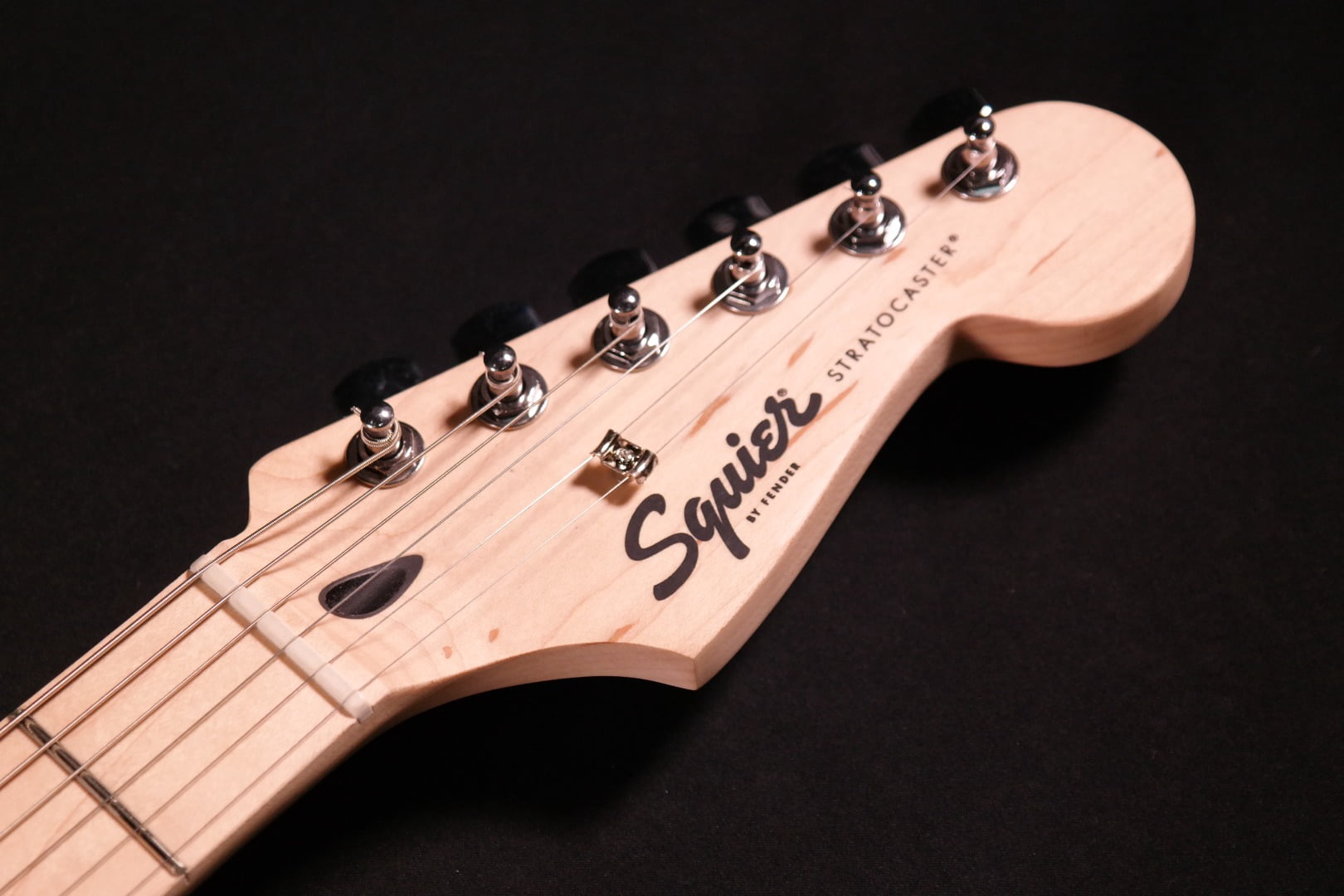 Squier Sonic ESquier Electric Guitar Arctic White, Maple Fingerboard