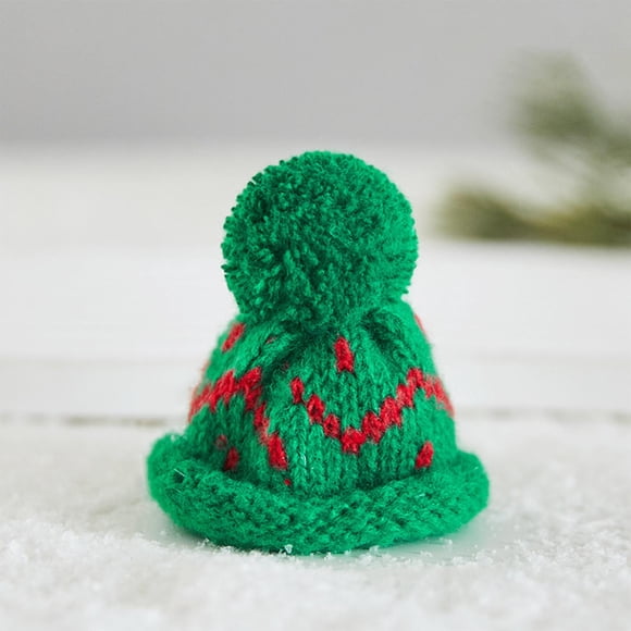 Fiudx Mini Gorro Navideño de Lana, Pequeño Adorno Colgante, Material Suave y Cómodo, Versátil para Decorar Árboles o Cabañas, con Motivos Festivos, Gorro Color Vino Tinto, Tamaño 6 X 6,5 Cm.