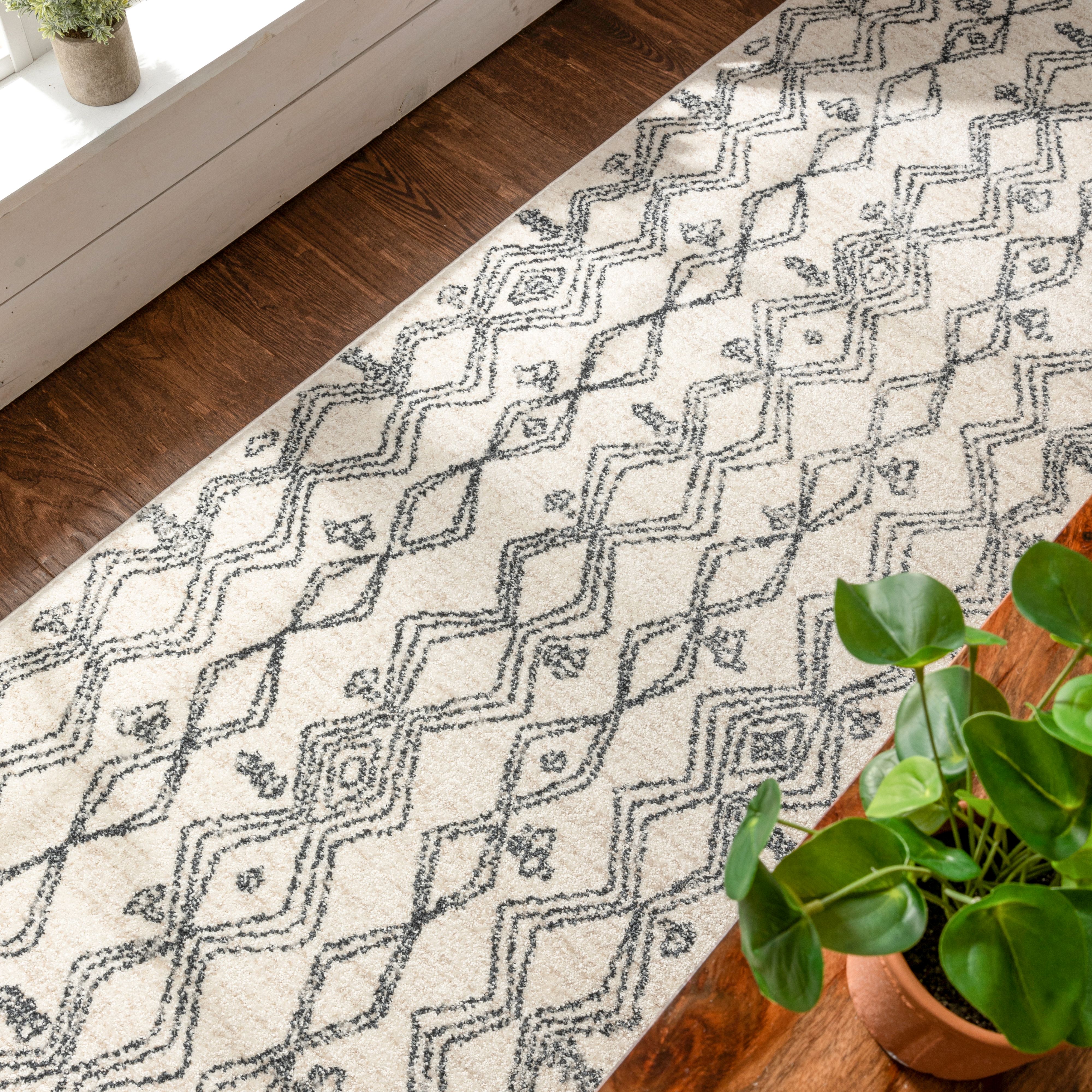 Well Woven Austen Ivory Geometric Tribal Area Rug 3'11" x 5'3"