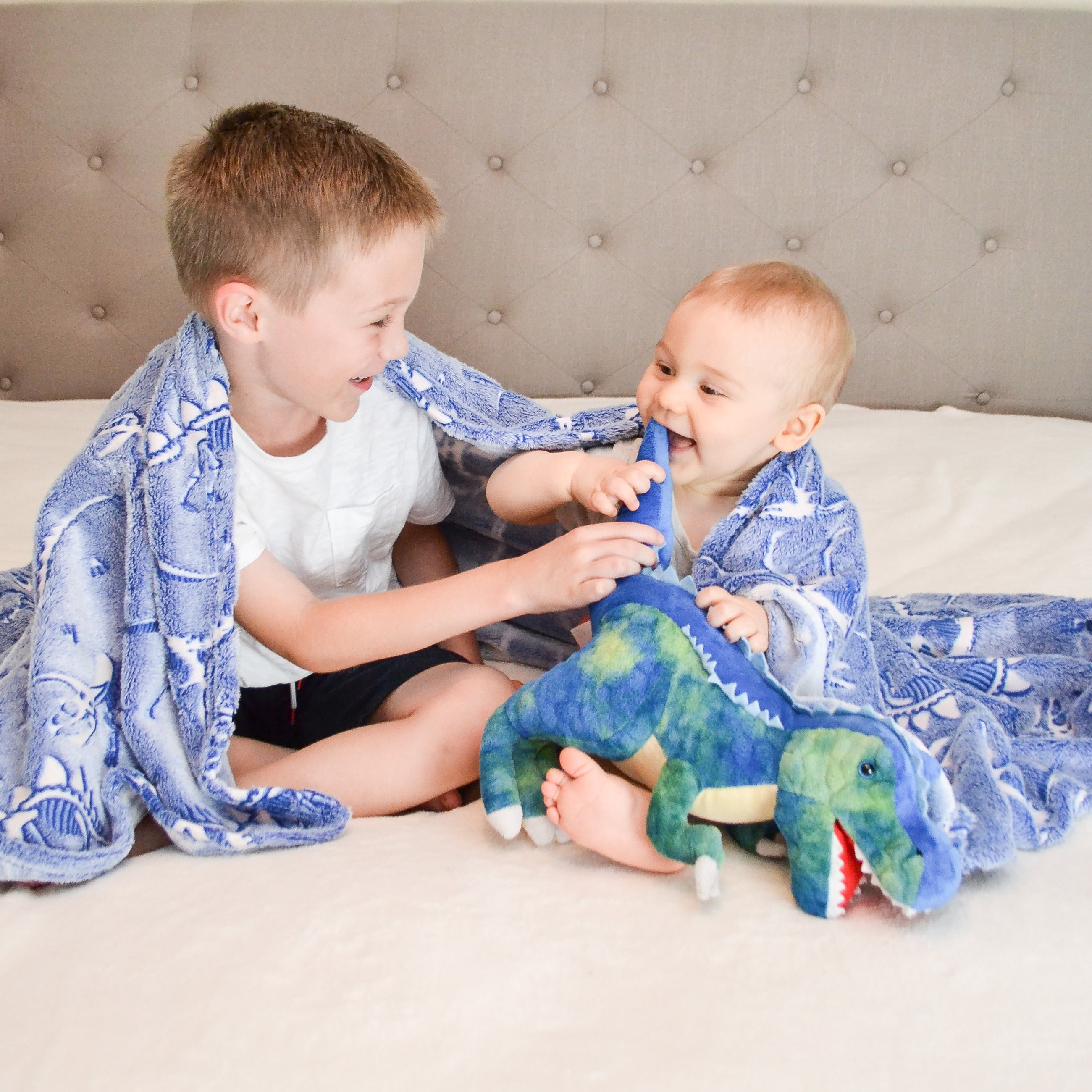 Dinosaur Blanket Glow in The Dark Luminous Dino Blanket for Kids - Soft Plush Blue T-Rex Blanket Throw for Boys and Girls - Large 60in x 50in Glowing Jurassic Dinosaur Fossil Gift Dino Bones Blan