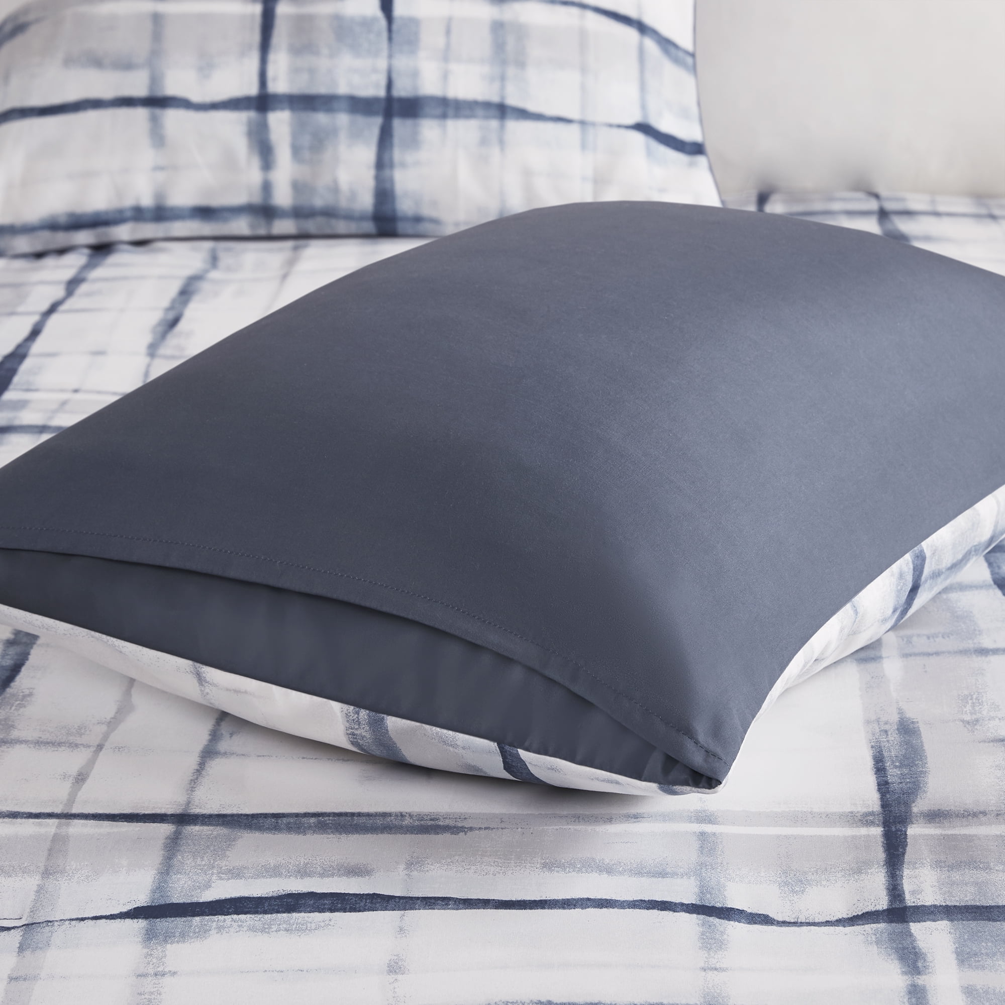 Beautyrest Reversible 3pc Comforter Set + Bonus Duffle Storage Bag