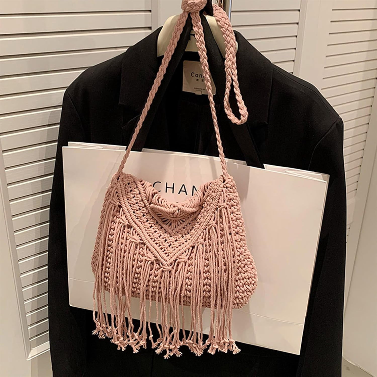 LinYooLi Straw Crossbody Bags for Women, Summer Straw Purses and Handbags with Tassels Shoulder Clutch Bag for Vacation