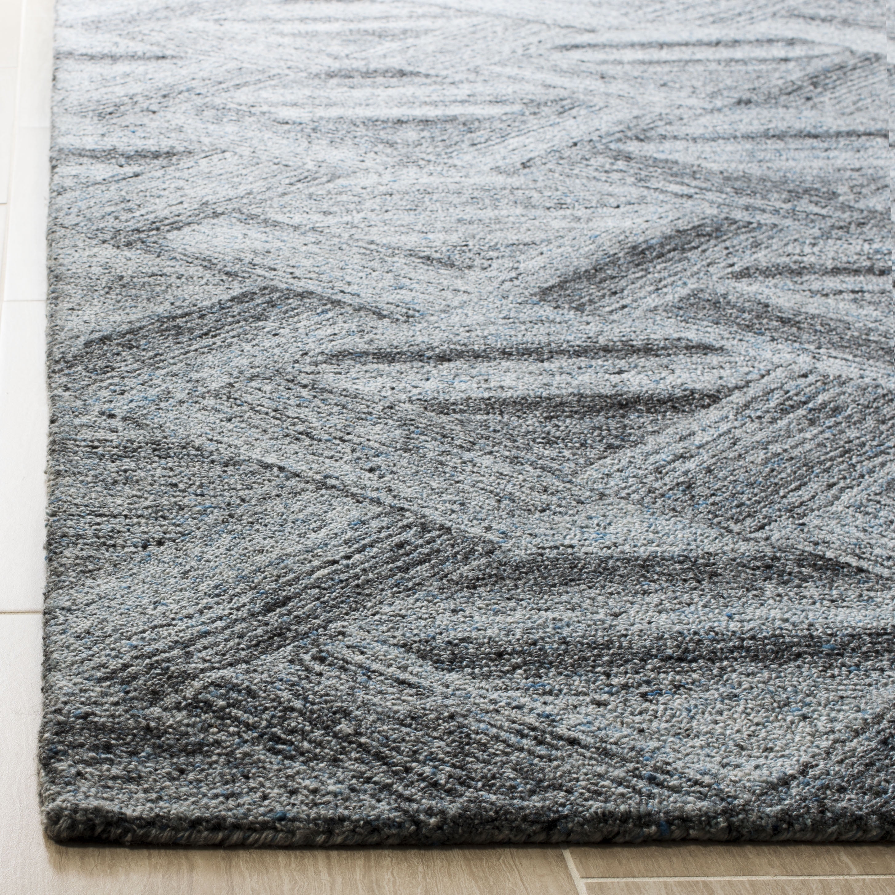 SAFAVIEH Abstract Phillis Geometric Area Rug, Blue/Black, 6' x 6' Square