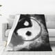 thumbnail image 1 of Balery Yin And Yang Manta de Felpa Suave y Acogedora – Cobija de Franela Aterciopelada para Cama, Lavable y Cálida para Sofá, Mascotas, Transpirable-80"x60", 1 of 7