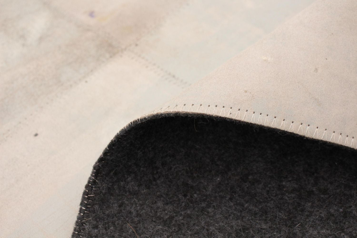 ECARPETGALLERY 3'9" x 5'9" Contemporary Cowhide Patchwork Handmade Area Rug for Living Room, Dining Room and Bedroom in Grey