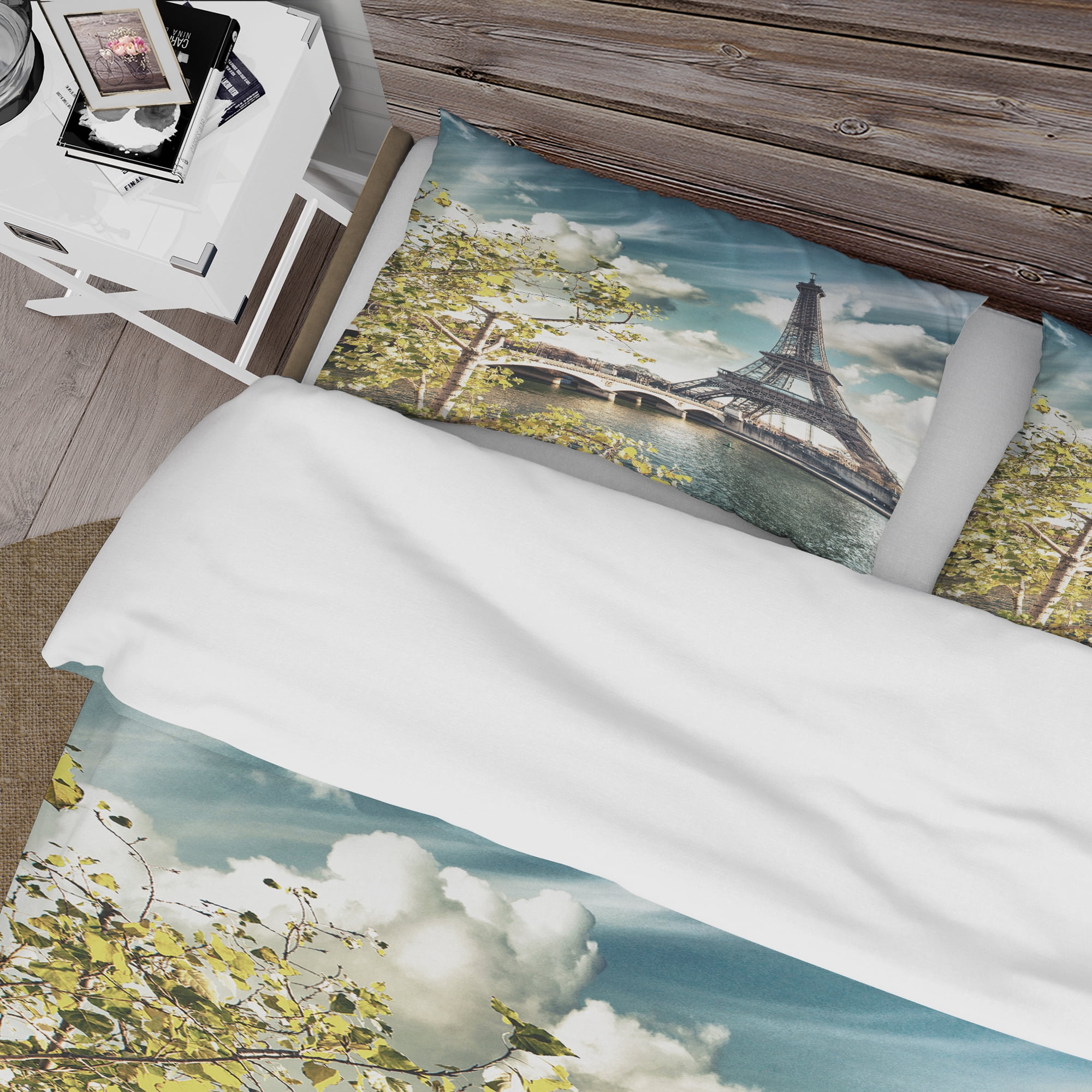 Designart 'Vegetation Near Paris Eiffel Tower' Global Inspired Duvet Cover Set