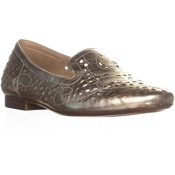 Naturalizer closed hotsell toe sandals