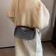 thumbnail image 4 of Bolsos de moda de estilo francés para mujer, nuevo bolso cuadrado pequeño con incrustaciones de diamantes, bolso de mensajero informal versátil de alta gama 2025, 4 of 5