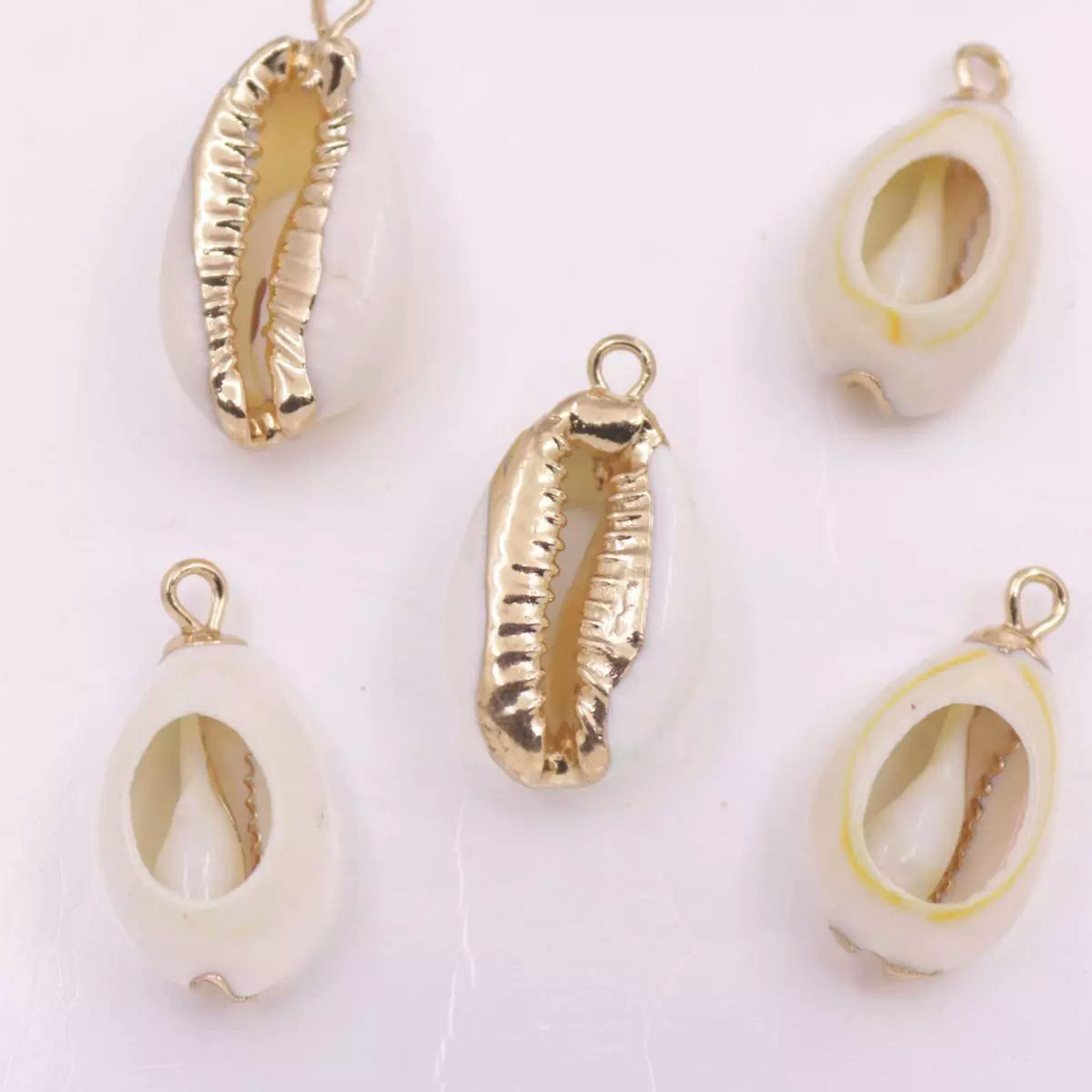 EOEMY 5 Pcs Natural Beige Mother Of Pearl Shell Gold Plating Pendant Charms 17-20mm