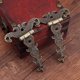 thumbnail image 4 of Paquete de 4 bisagras antiguas, bisagra de puerta, aleación de zinc, bisagras para muebles, antiguas, bisagra retro con tornillos de fijación, para gabinete, puerta de cajón, estantería, 4 of 4