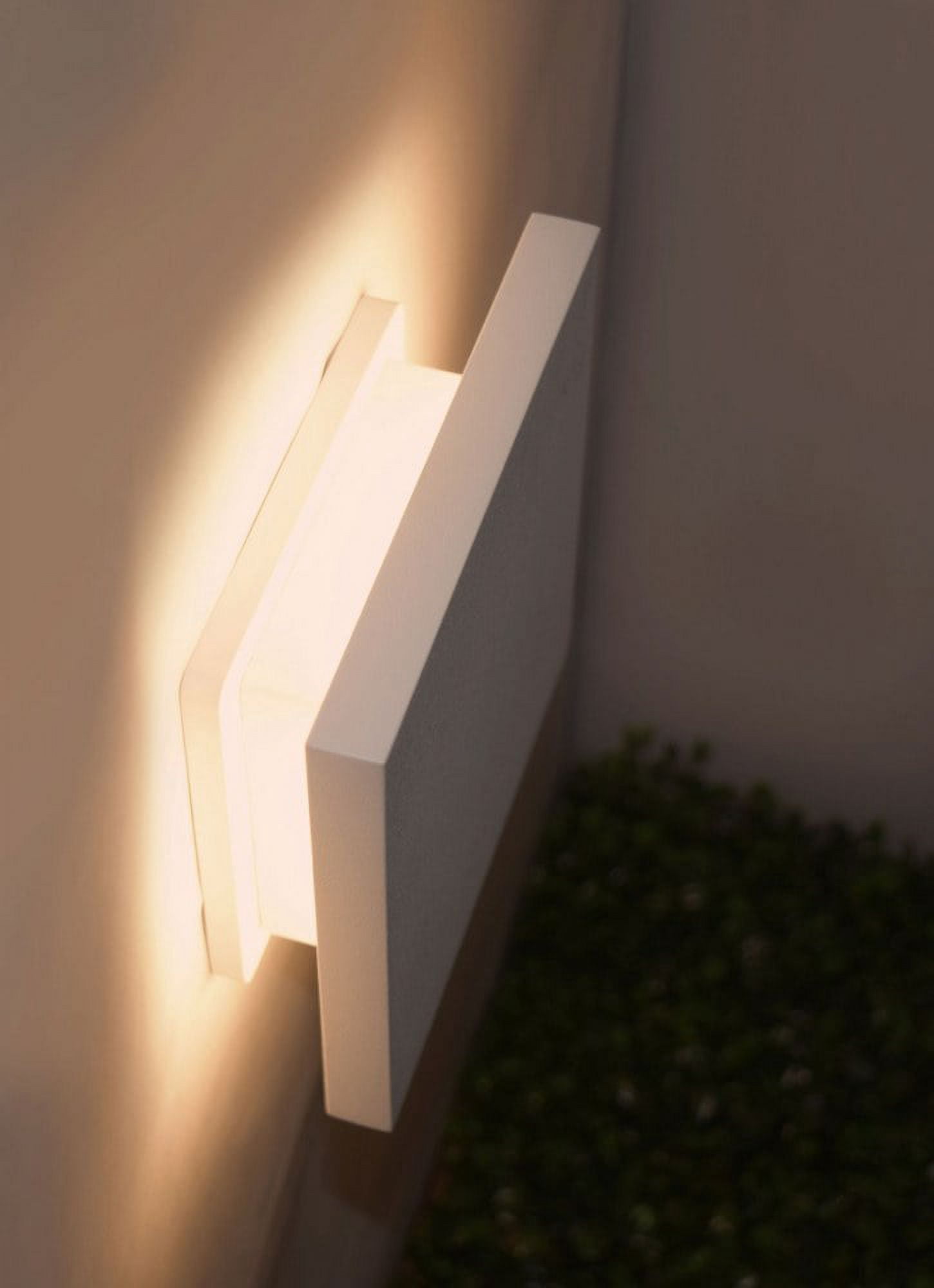 ET2 Lighting - LED Outdoor Wall Sconce - Alumilux Tau-10W 1 LED Outdoor Wall