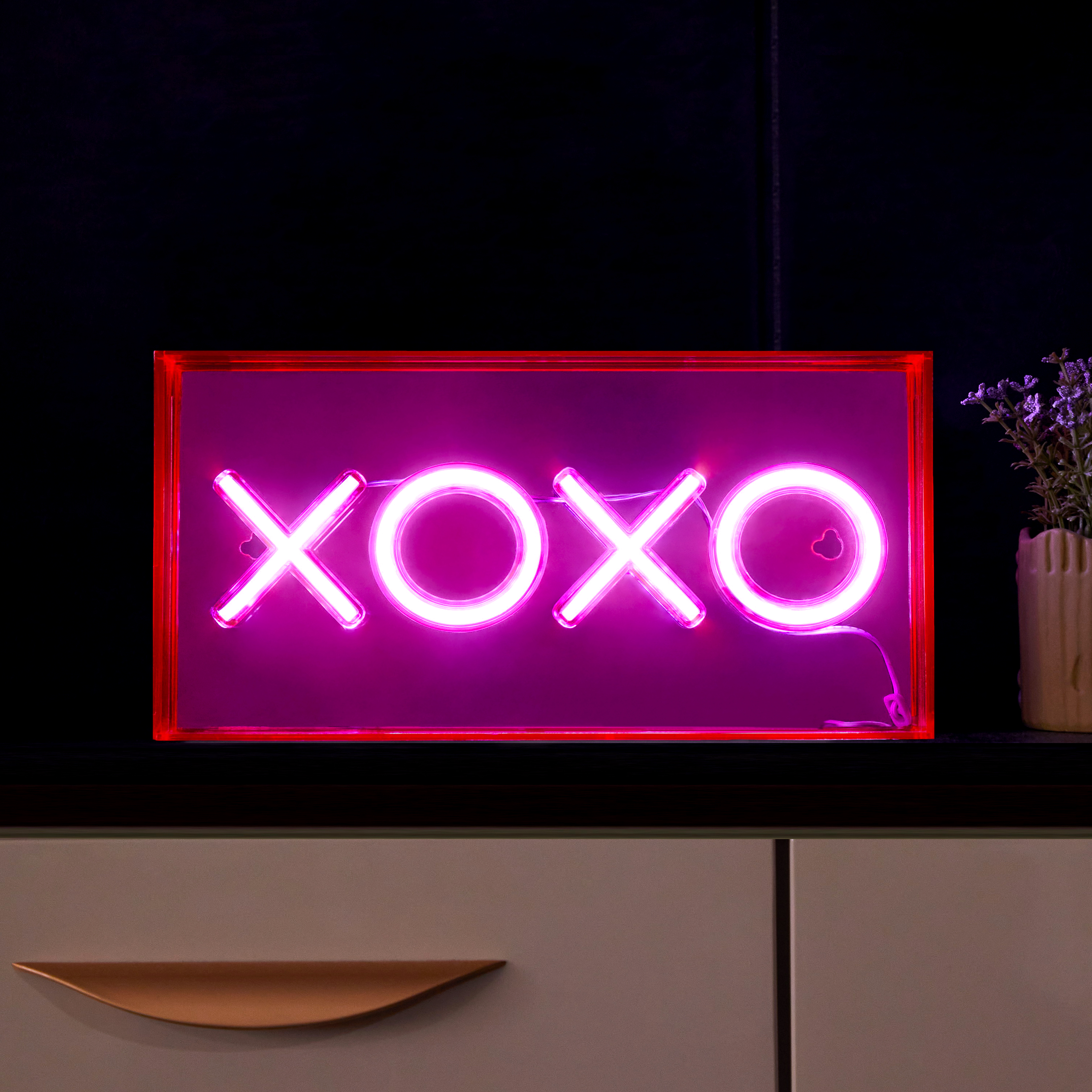 Urban Shop LED Neon XOXO Light-up Acrylic Box, Pink photo 1