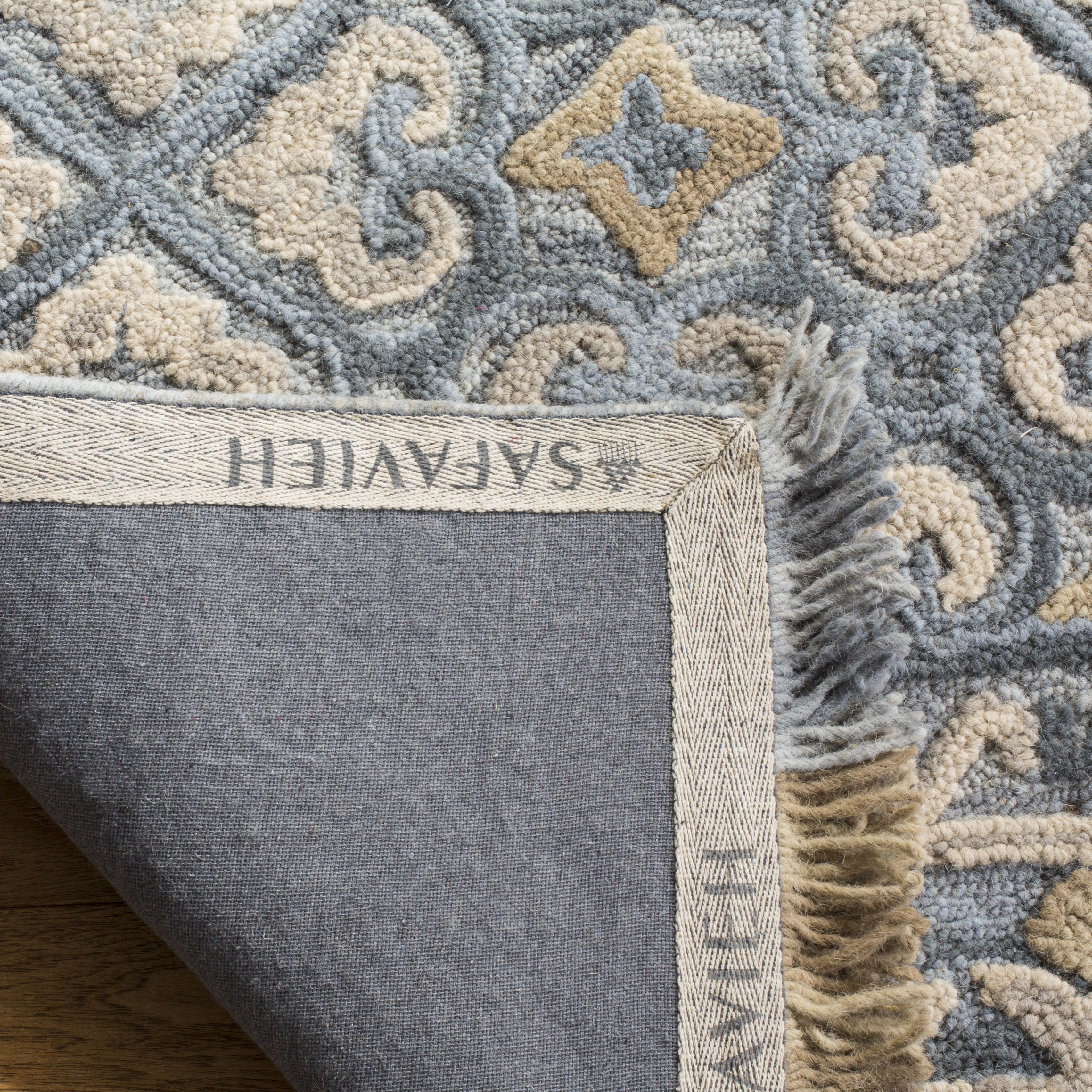 SAFAVIEH Blossom Jocelyne Geometric Area Rug, Light Beige/Blue, 6' x 6' Round