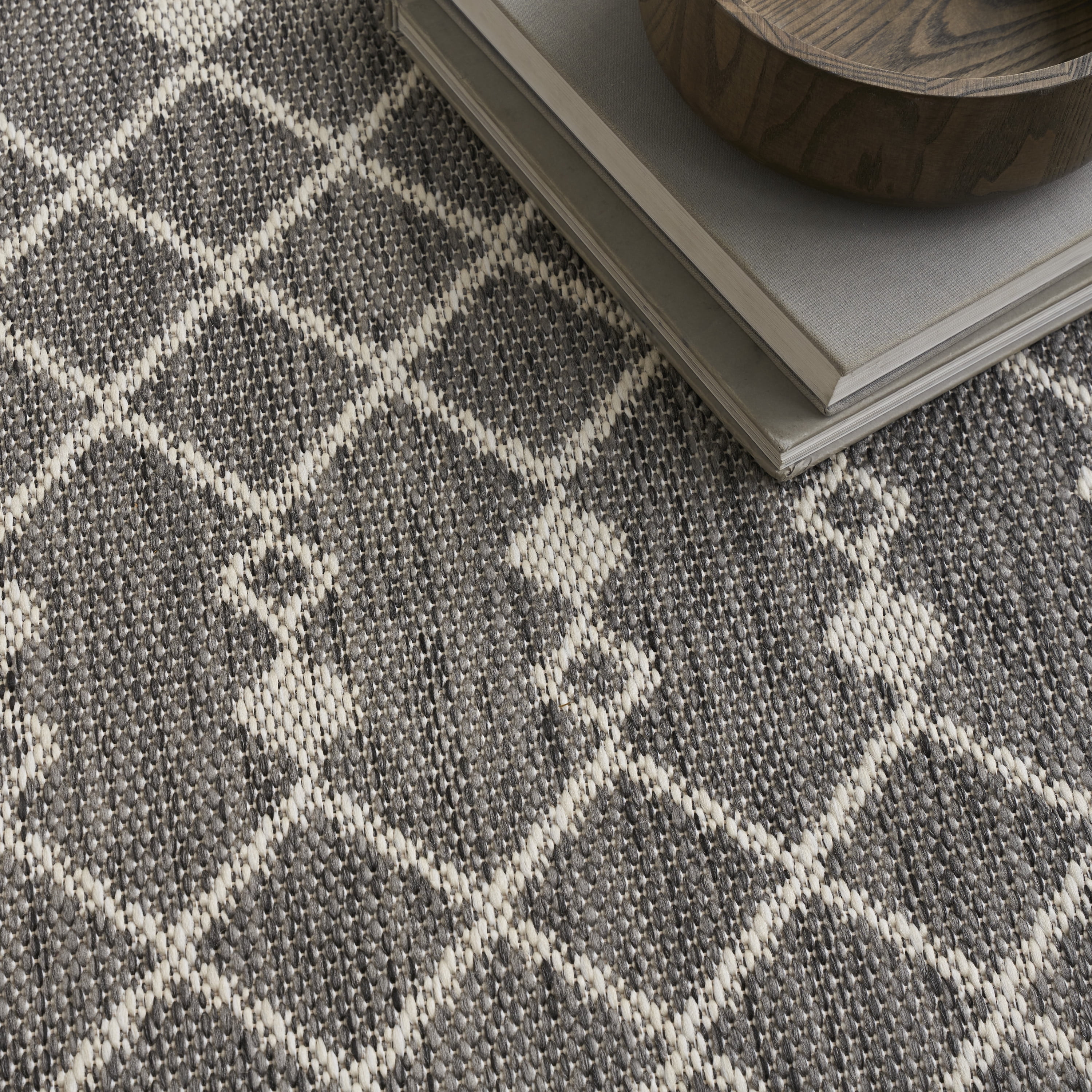 Nourison Positano Indoor/Outdoor Charcoal 4' x 6' Area Rug (4x6)