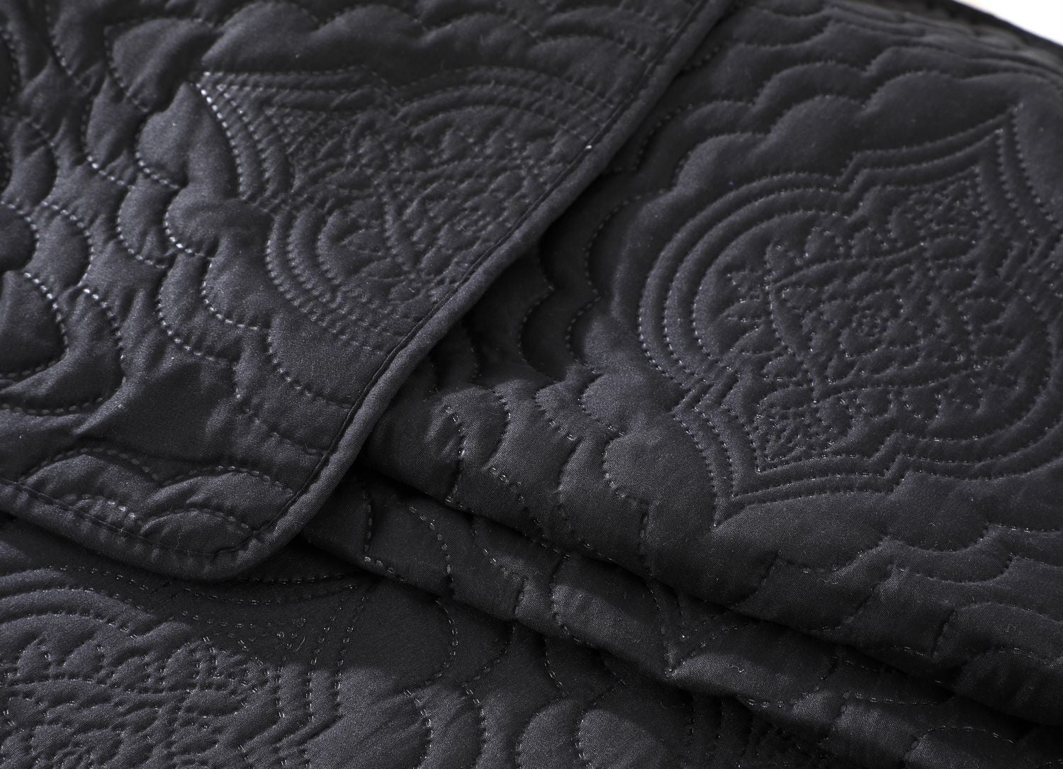 Marina Decoration Solid Embossed Pinsonic Coverlet Bedspread Bedding Ultra Soft Summer Quilt Set with Shams