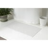 Rubber bath tub mat in White, size 20" long x 13" wide