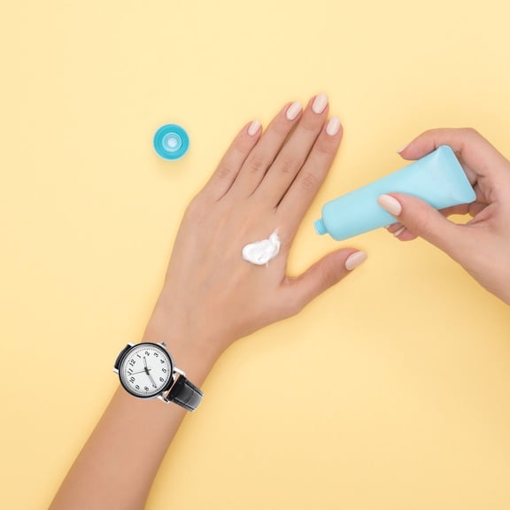 LOLIPPYY Women's Fashion Watch Simple White Dial Ladies Wristwatch Stylish and Elegant 1 Piece
