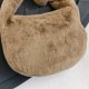 thumbnail image 4 of 6501 Otoño E Invierno Versátil Niña Caliente Bolso Felpa Gran Capacidad Bolso Hombro Portátil Nube Caqui Oscuro, 4 of 9
